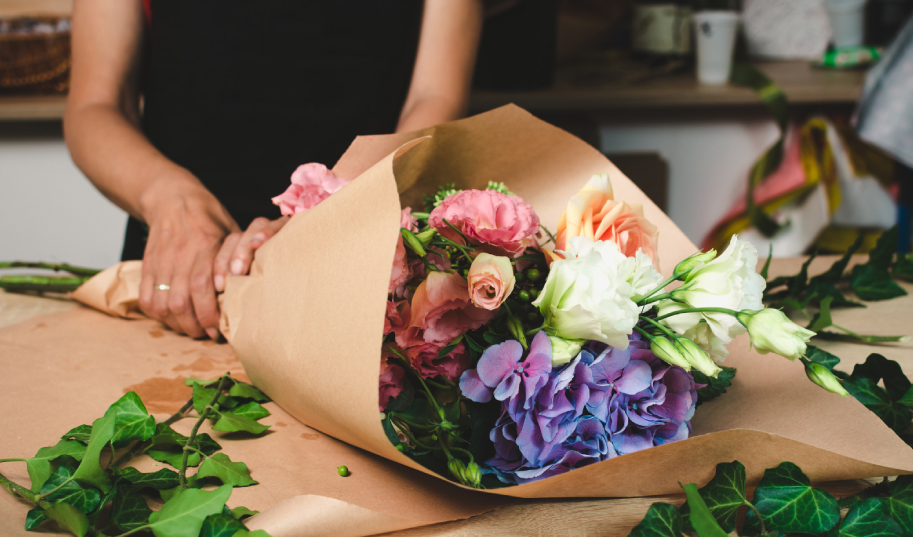 Arreglos florales artificiales y naturales